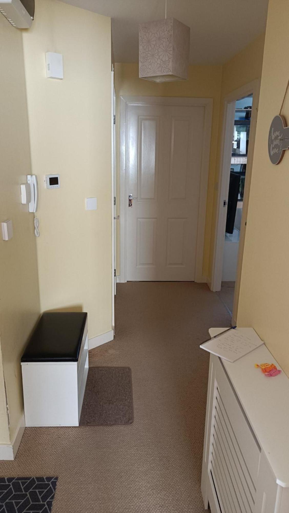 Spacious Flat With Free Allocated Parking Apartment