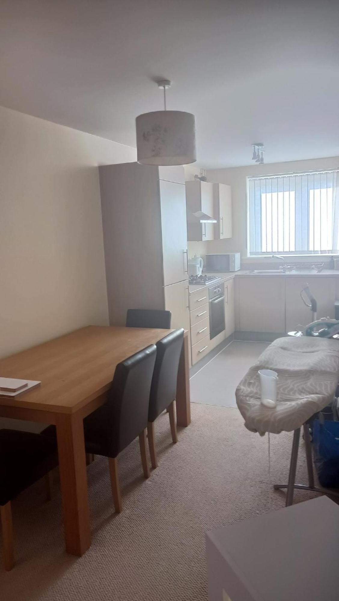 Spacious Flat With Free Allocated Parking * Cheltenham